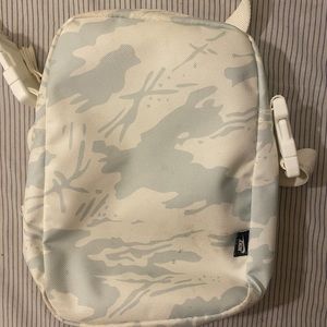 Nike cross body bag